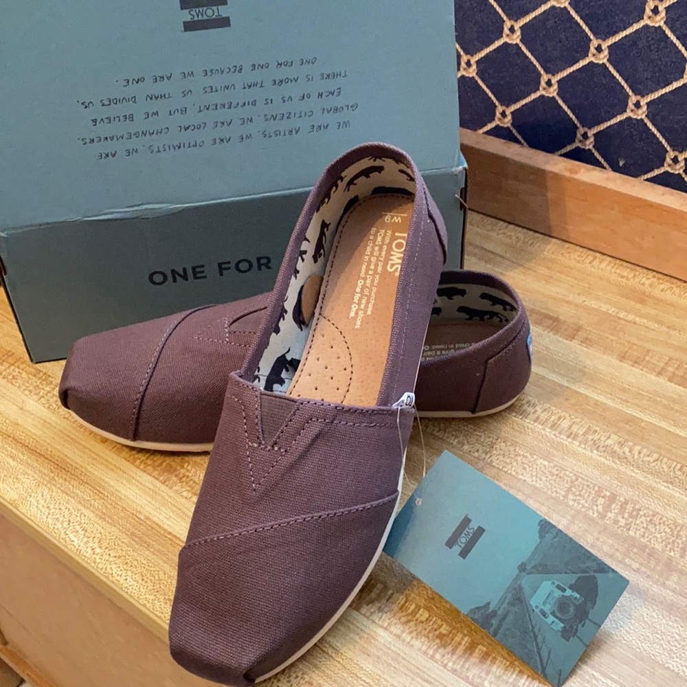 Brand New Toms